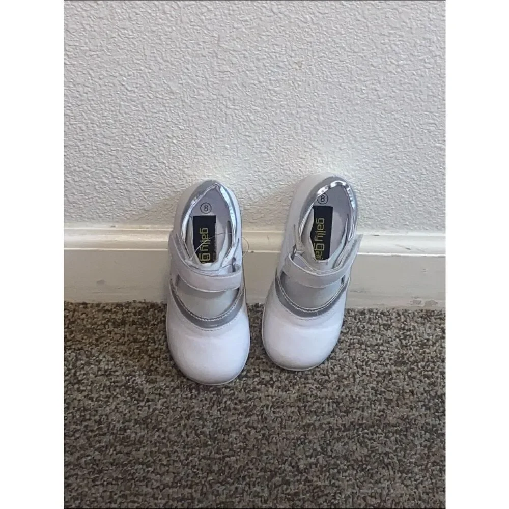 Vintage Gally Gait Genuine Leather Upper Kids White and Silver Shoes Size 8
